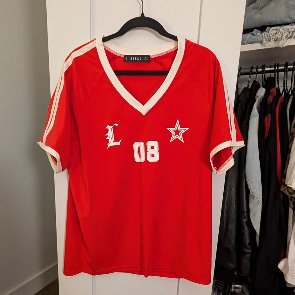 Lioness Red and White Short Sleeve Tee